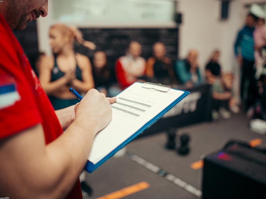 ការប្រកួតប្រជែង៖ ការបង្ហាញ និងការយល់ដឹង