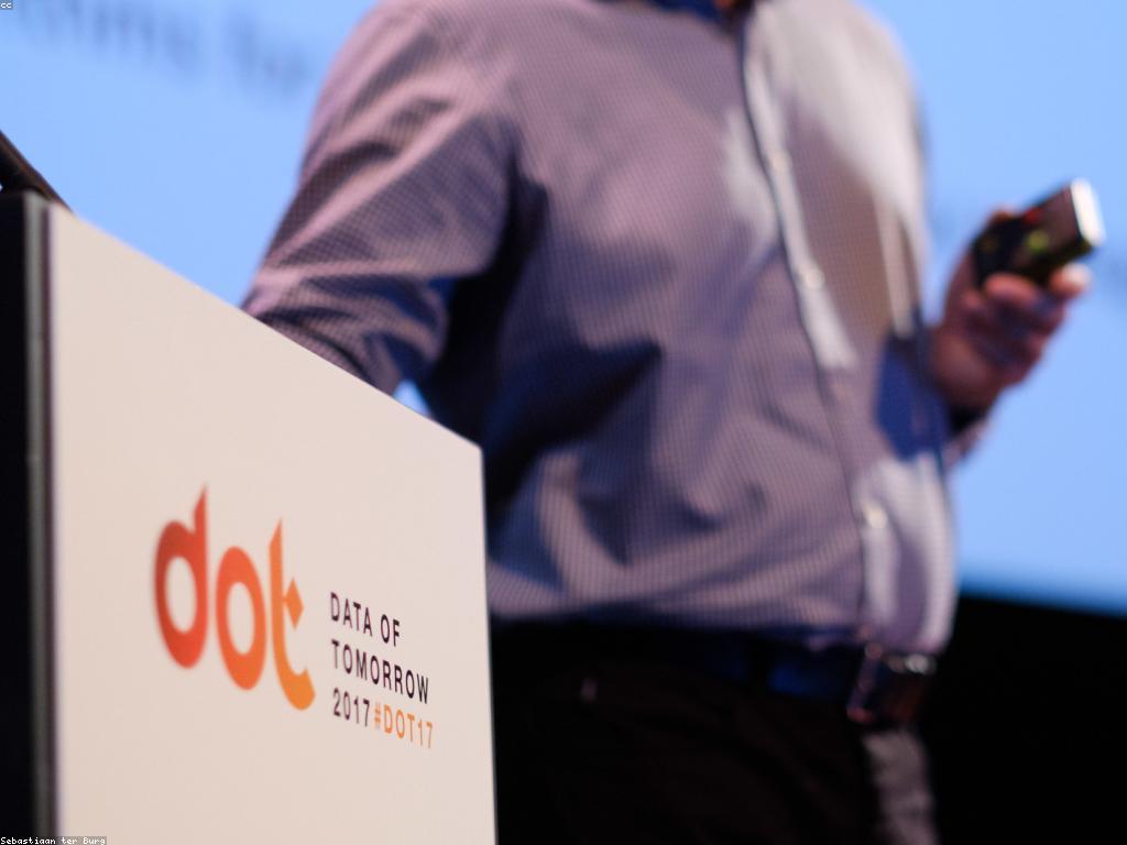 ការបង្កើតម៉ូដែលក្នុងពិភពគ្រប់គ្រងទិន្នន័យ